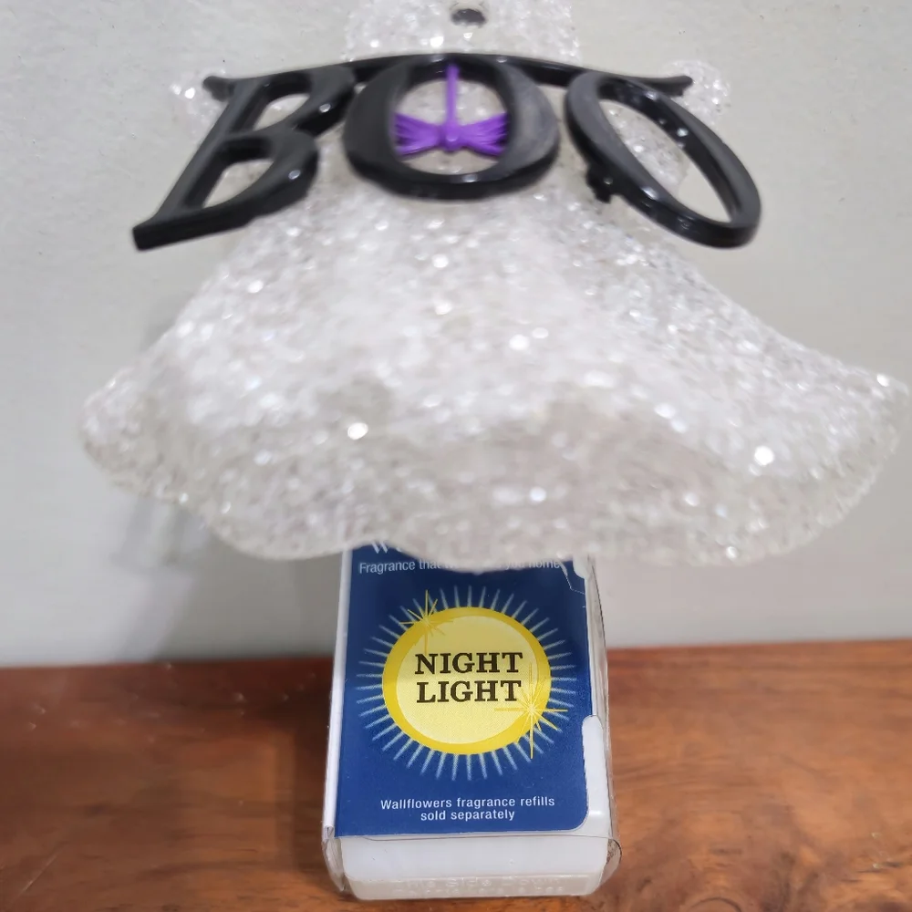 Wallflower Ghost Halloween‎ Bath & Body Works BOO Glitter Ghost Night Light NWT